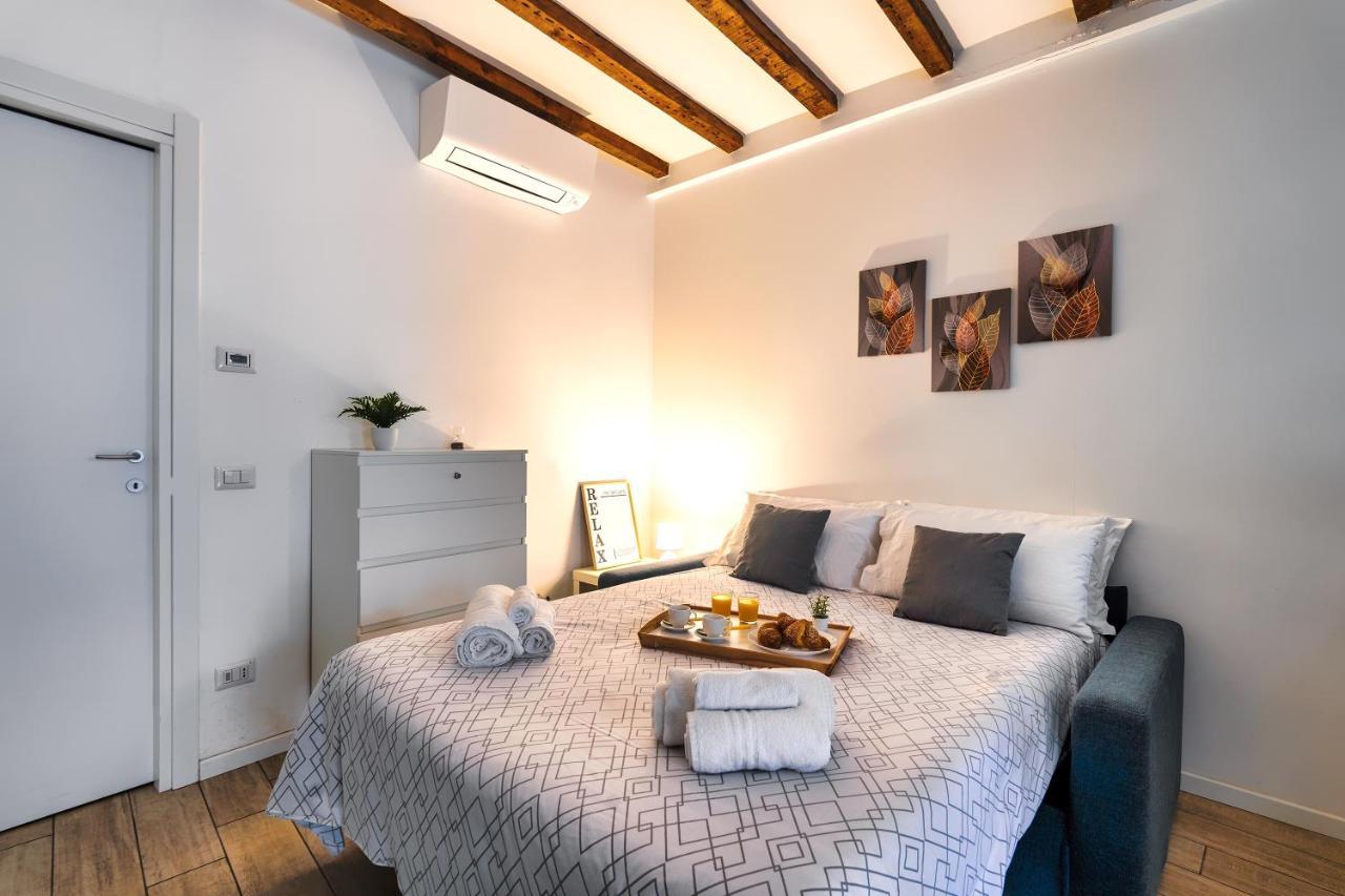 Apartament Duomo In 10 Minutes - Modern Close To Cadorna Station Mediolan Zewnętrze zdjęcie